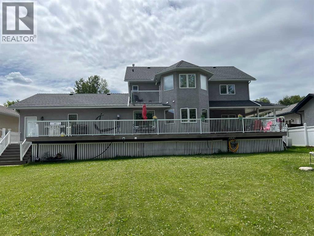 302 8 Avenue Property Photo 2