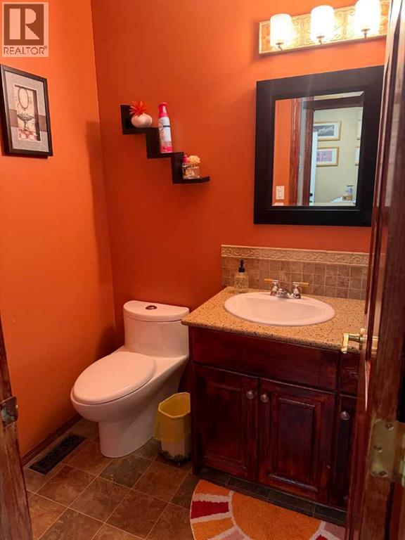 302 8 Avenue Property Photo 7
