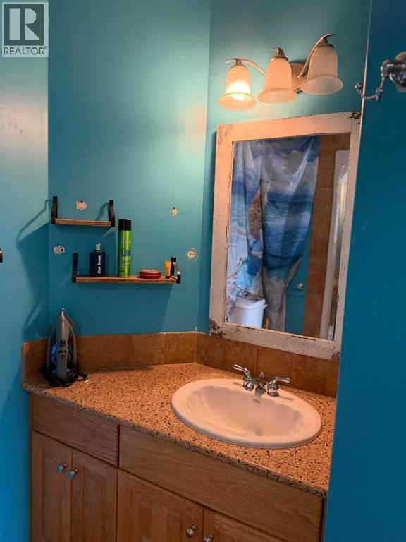 302 8 Avenue Property Photo 13