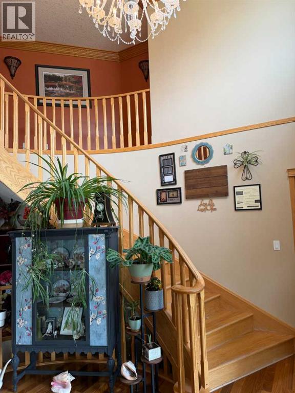 302 8 Avenue Property Photo 16