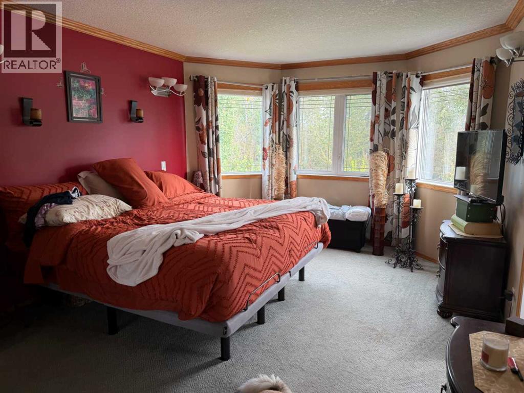 302 8 Avenue Property Photo 17