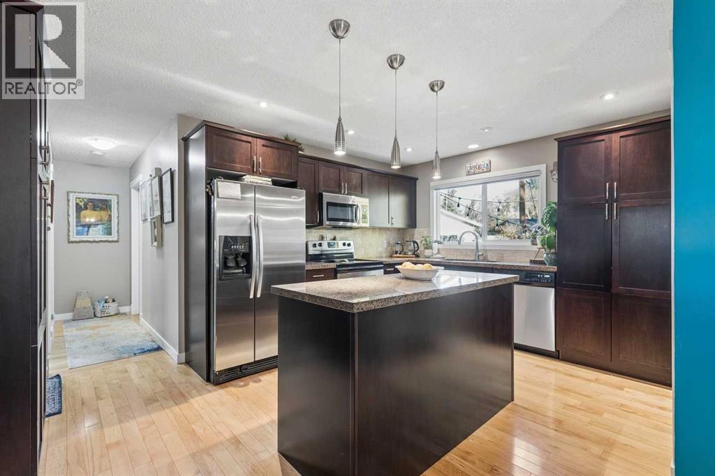 7048 61 Avenue Nw Property Photo 8