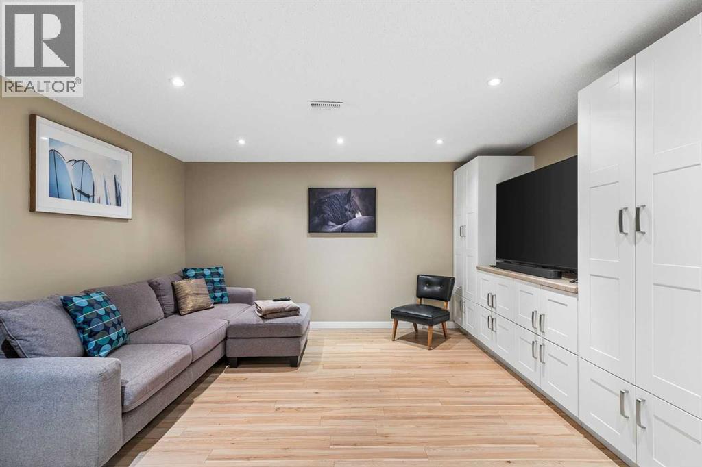 7048 61 Avenue Nw Property Photo 19
