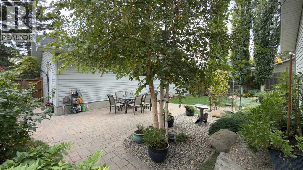 7048 61 Avenue Nw Property Photo 25