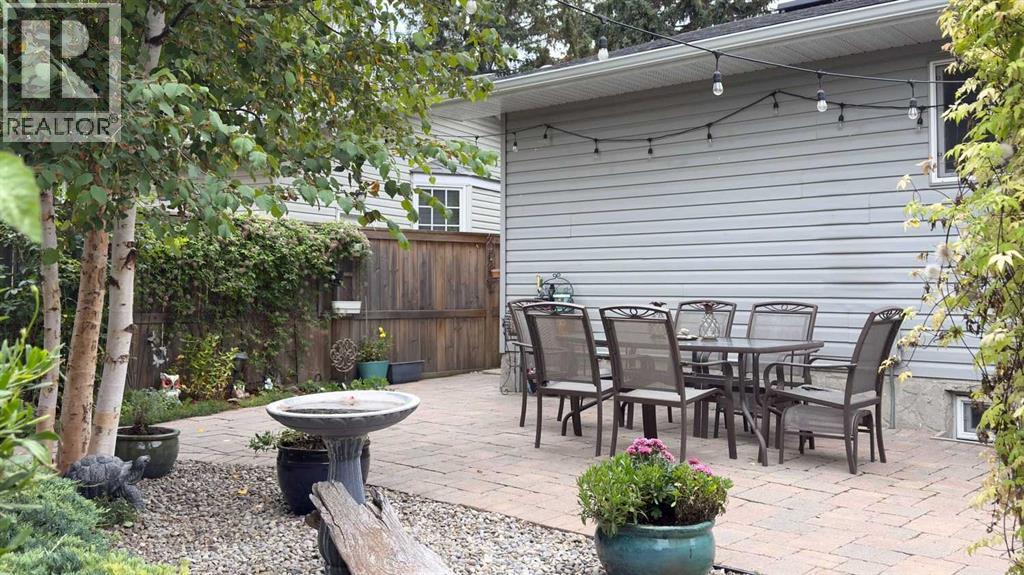 7048 61 Avenue Nw Property Photo 27