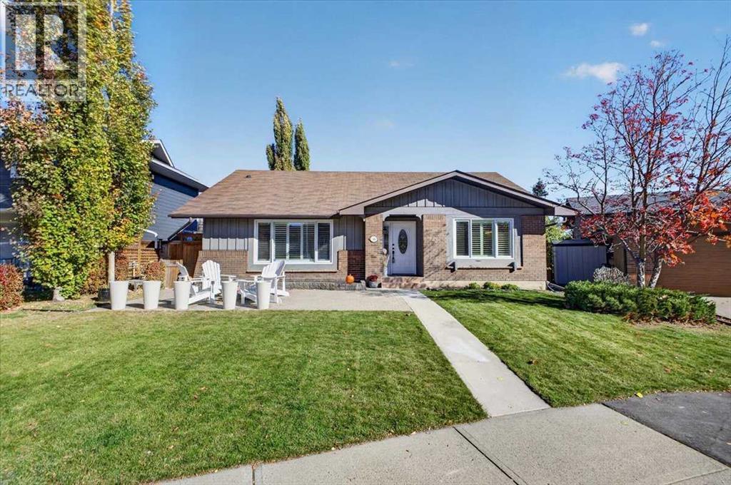 36 Lake Lucerne Close Se Property Photo 1