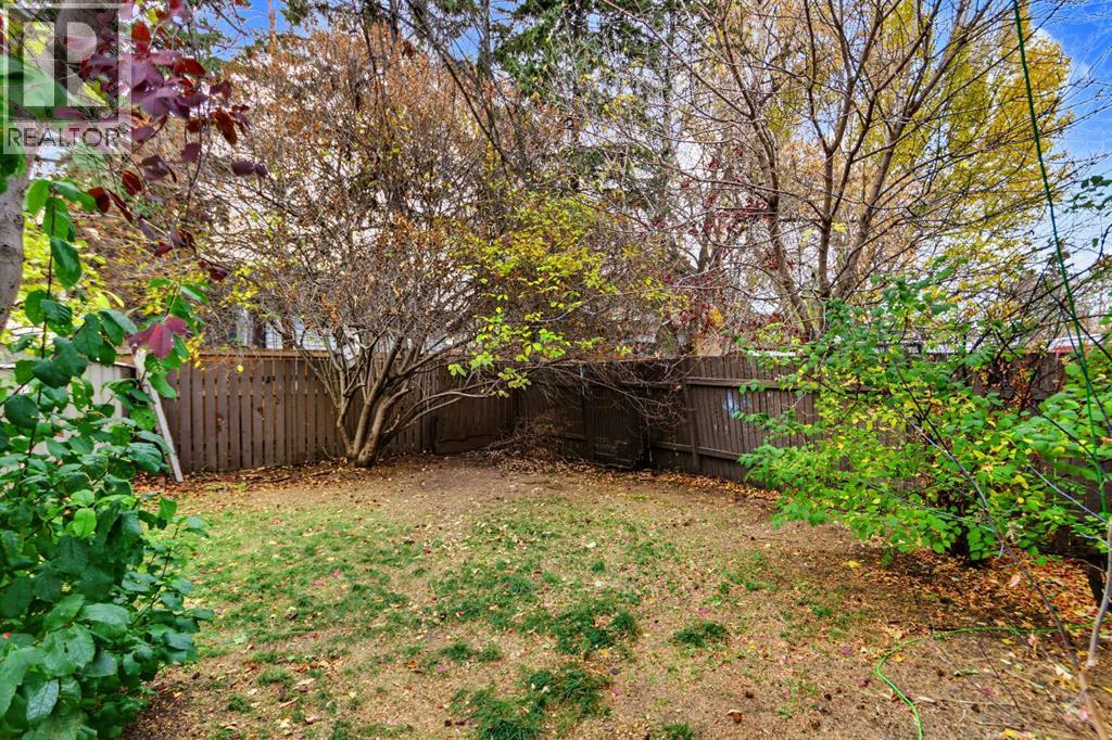 529 42 Street Se Property Photo 28