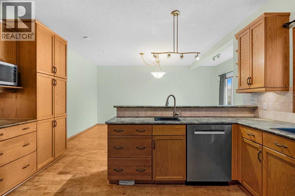 196 River Rock Crescent Se Property Photo 16