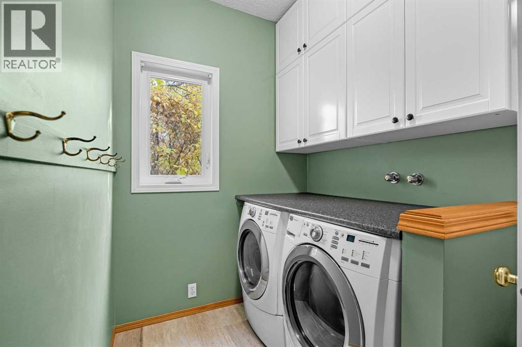 196 River Rock Crescent Se Property Photo 18