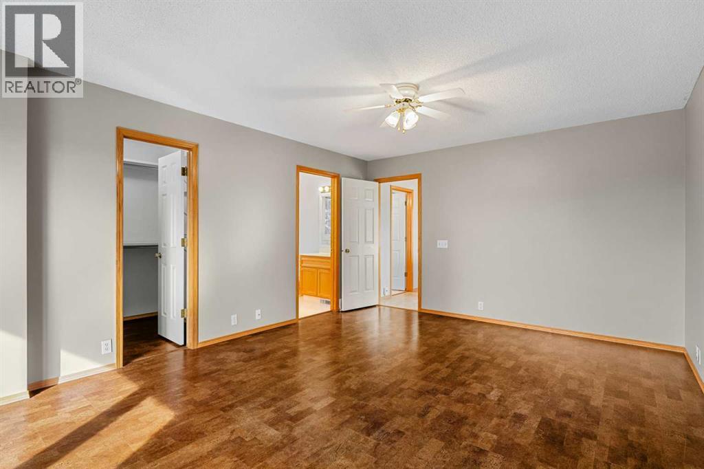196 River Rock Crescent Se Property Photo 22
