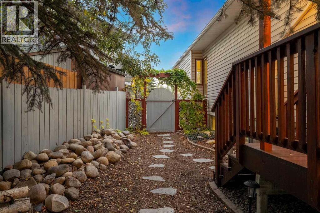 196 River Rock Crescent Se Property Photo 43