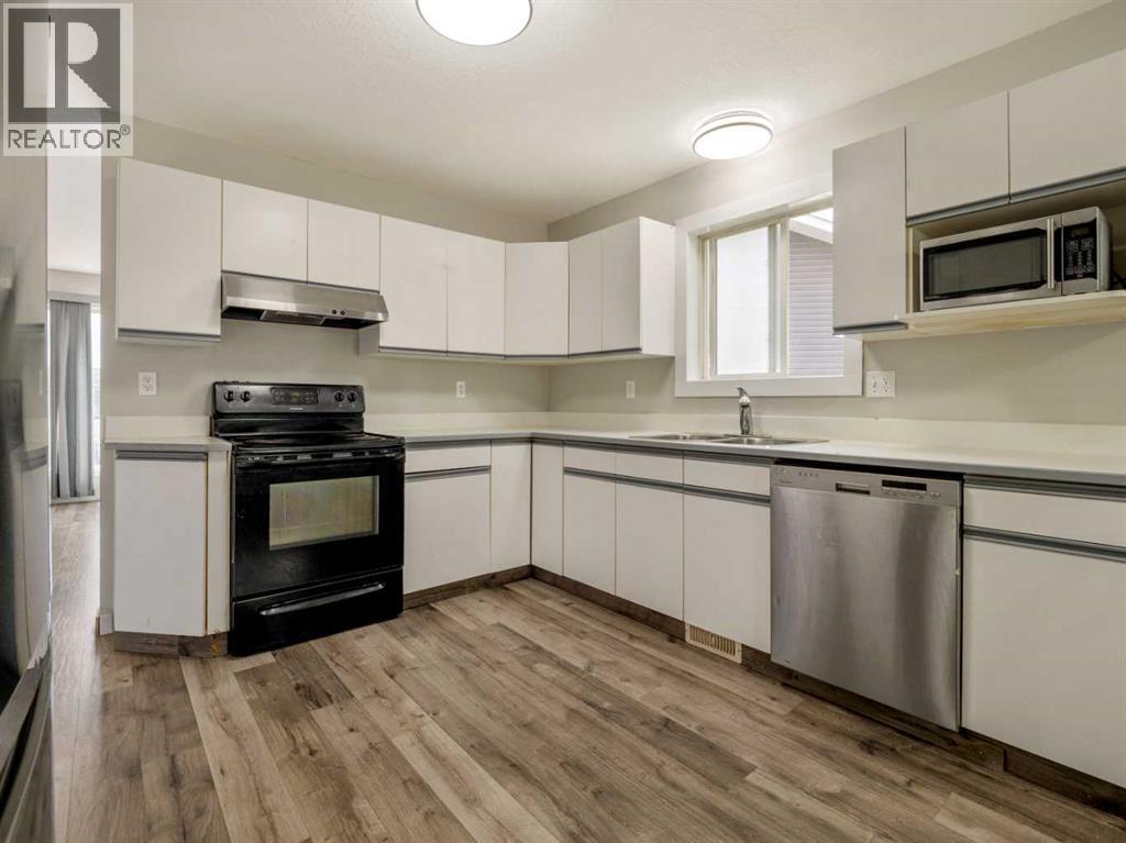 204 Mt Rundle Road W Property Photo 11