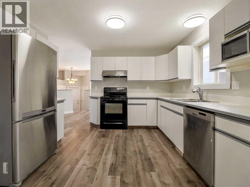 204 Mt Rundle Road W Property Photo 12