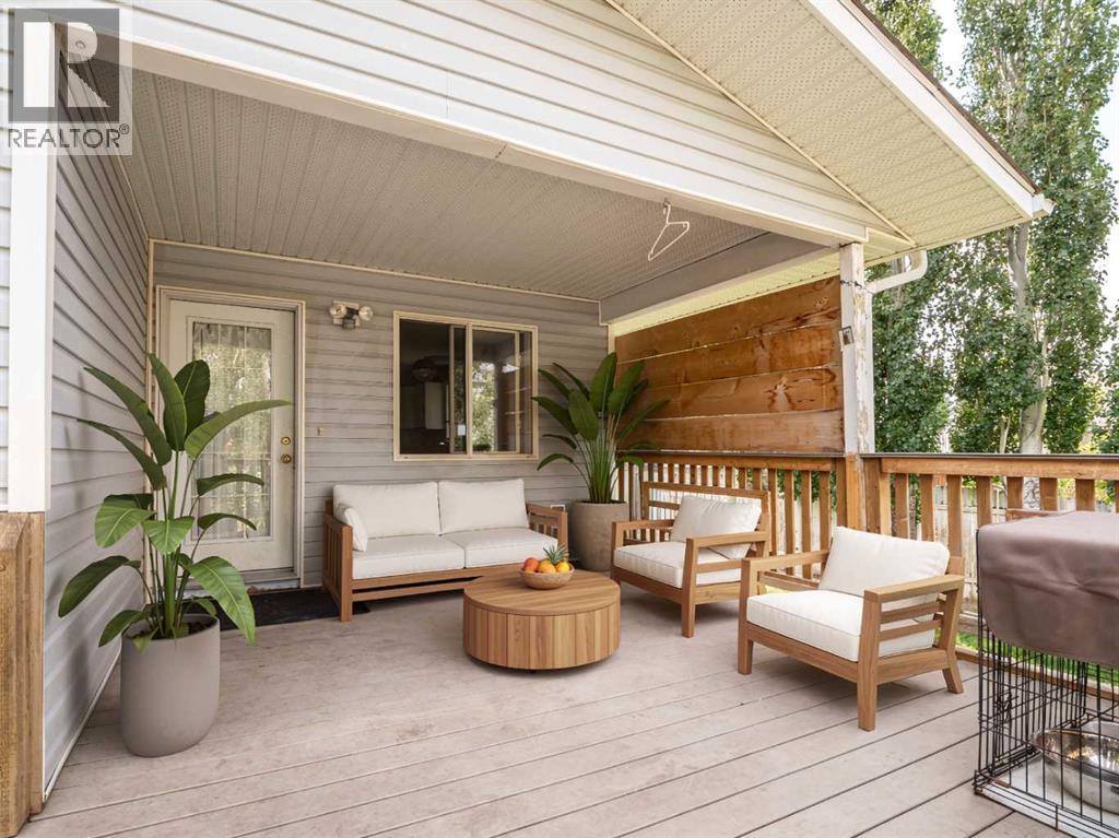 204 Mt Rundle Road W Property Photo 15