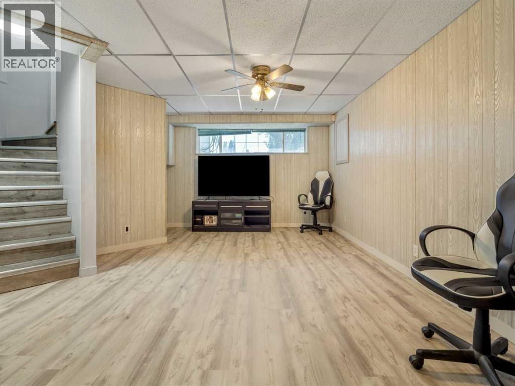 204 Mt Rundle Road W Property Photo 27
