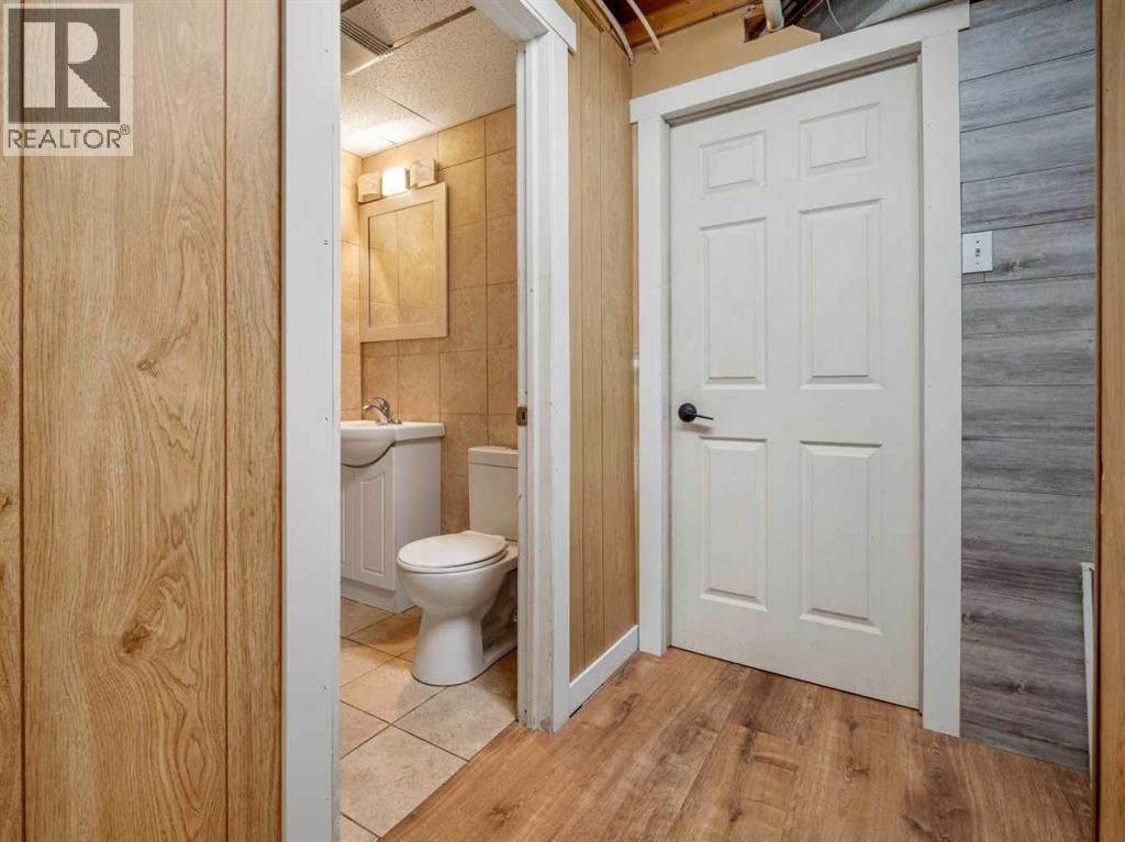 204 Mt Rundle Road W Property Photo 35