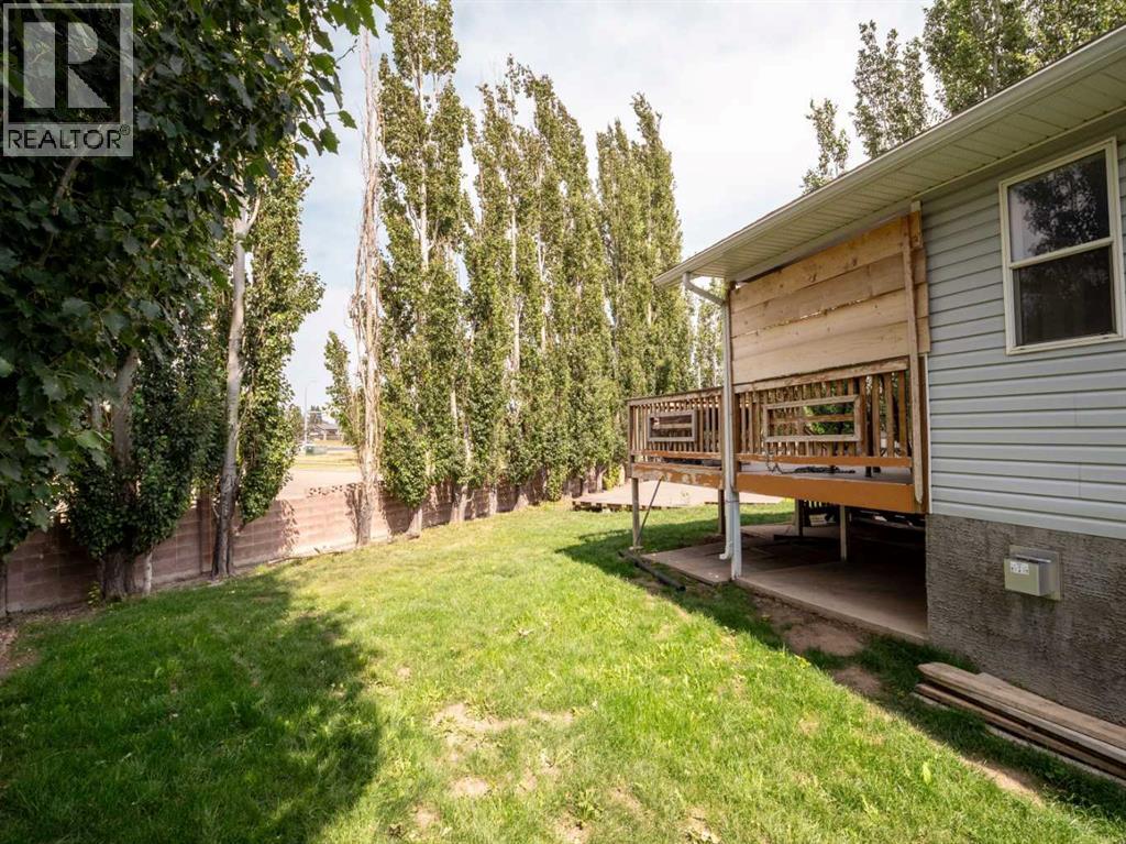 204 Mt Rundle Road W Property Photo 42