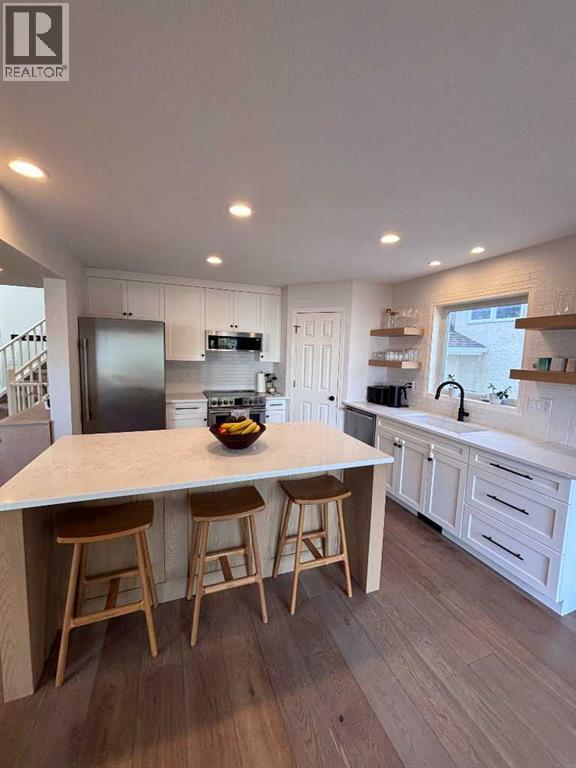 18 Sarcee Place W Property Photo 5