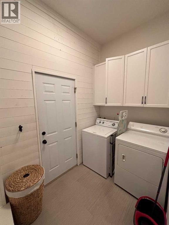 18 Sarcee Place W Property Photo 14