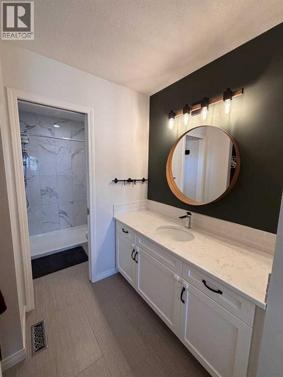 18 Sarcee Place W Property Photo 19