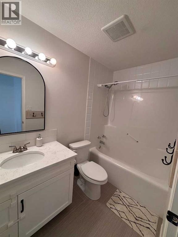 18 Sarcee Place W Property Photo 23