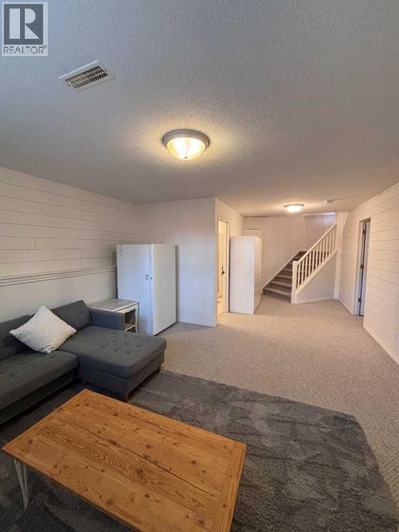 18 Sarcee Place W Property Photo 25