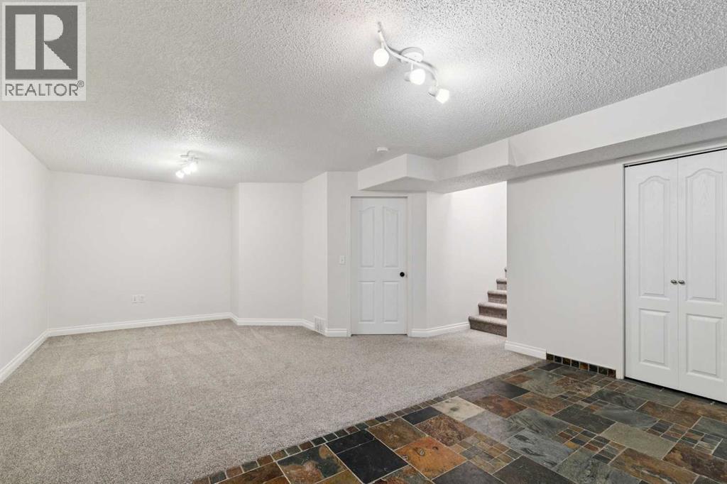 108 Elgin Manor Se Property Photo 25