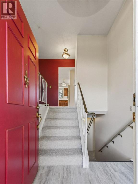 1219 Hunterquay Hill Nw Property Photo 4