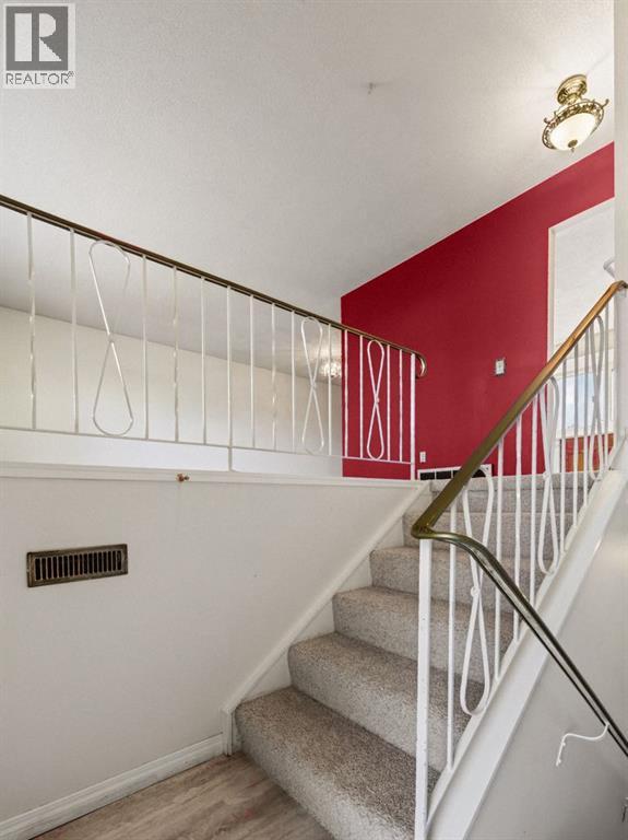 1219 Hunterquay Hill Nw Property Photo 5