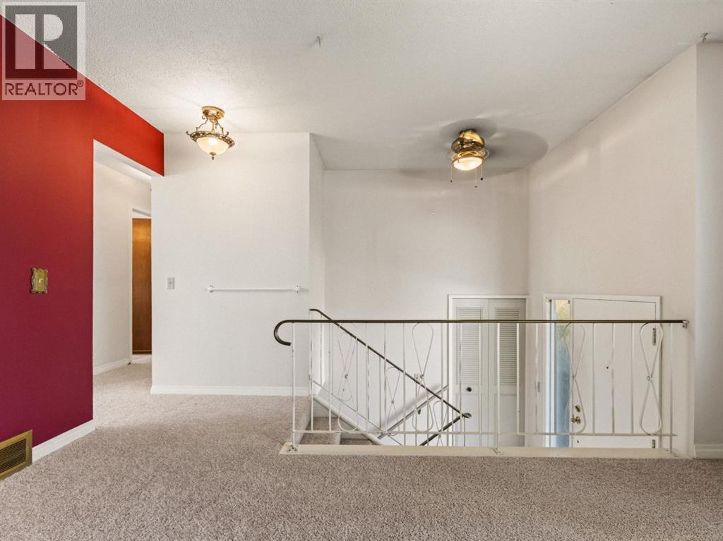 1219 Hunterquay Hill Nw Property Photo 6