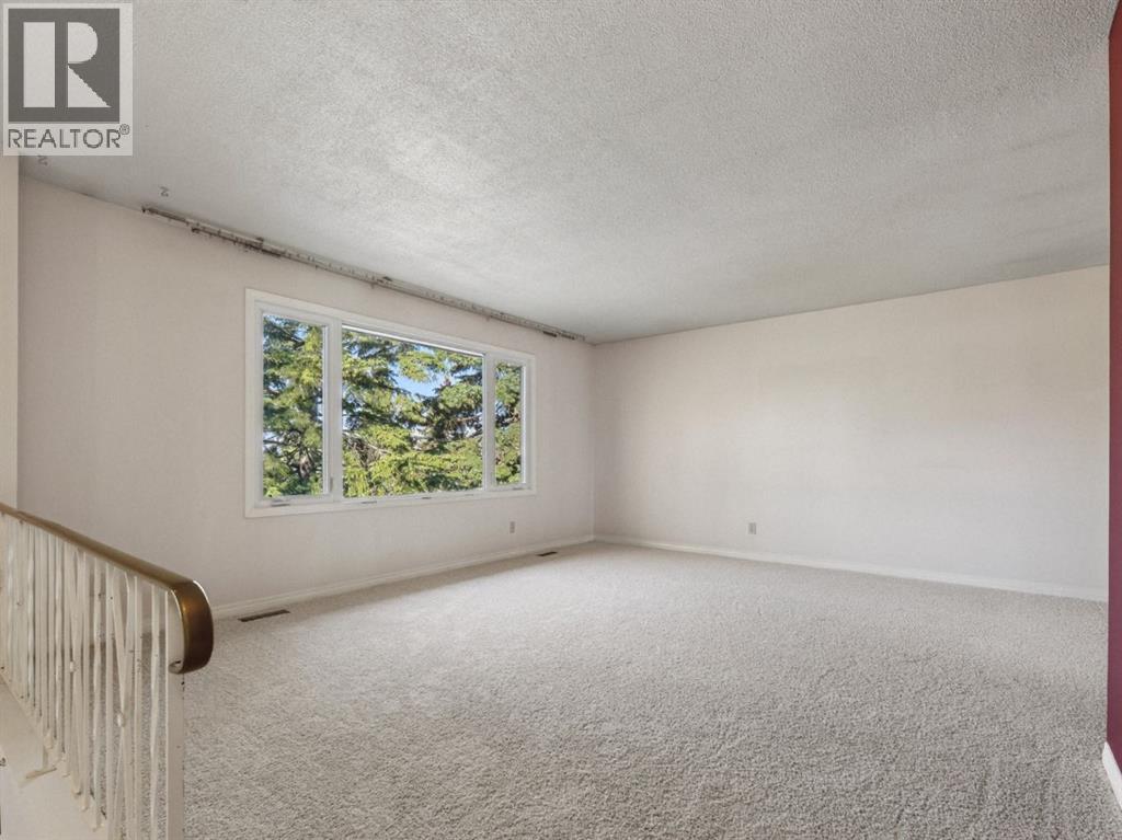 1219 Hunterquay Hill Nw Property Photo 7