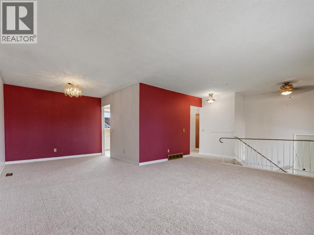 1219 Hunterquay Hill Nw Property Photo 11