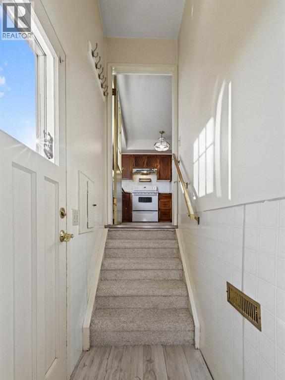 1219 Hunterquay Hill Nw Property Photo 22