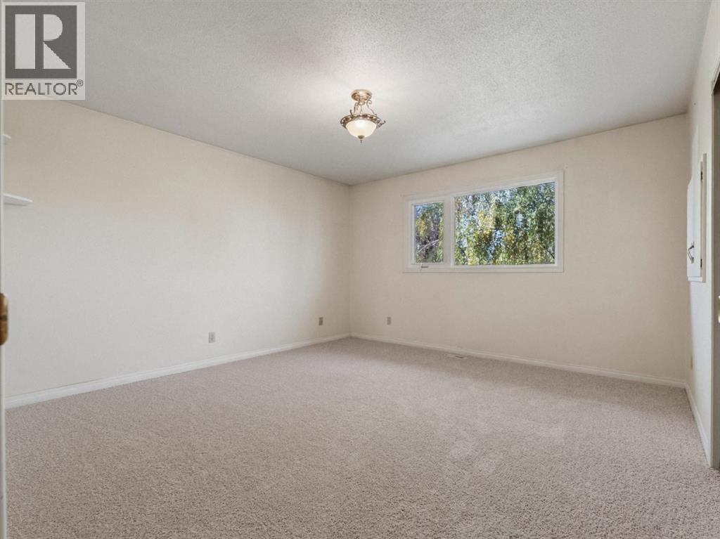 1219 Hunterquay Hill Nw Property Photo 23