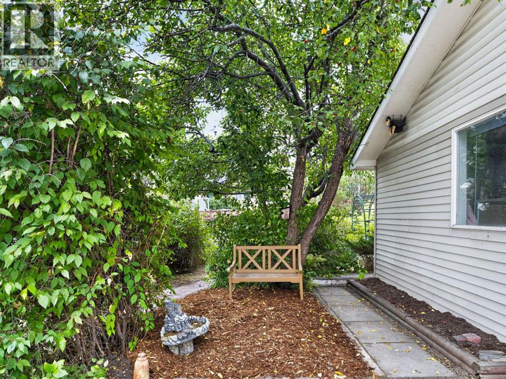 1219 Hunterquay Hill Nw Property Photo 41