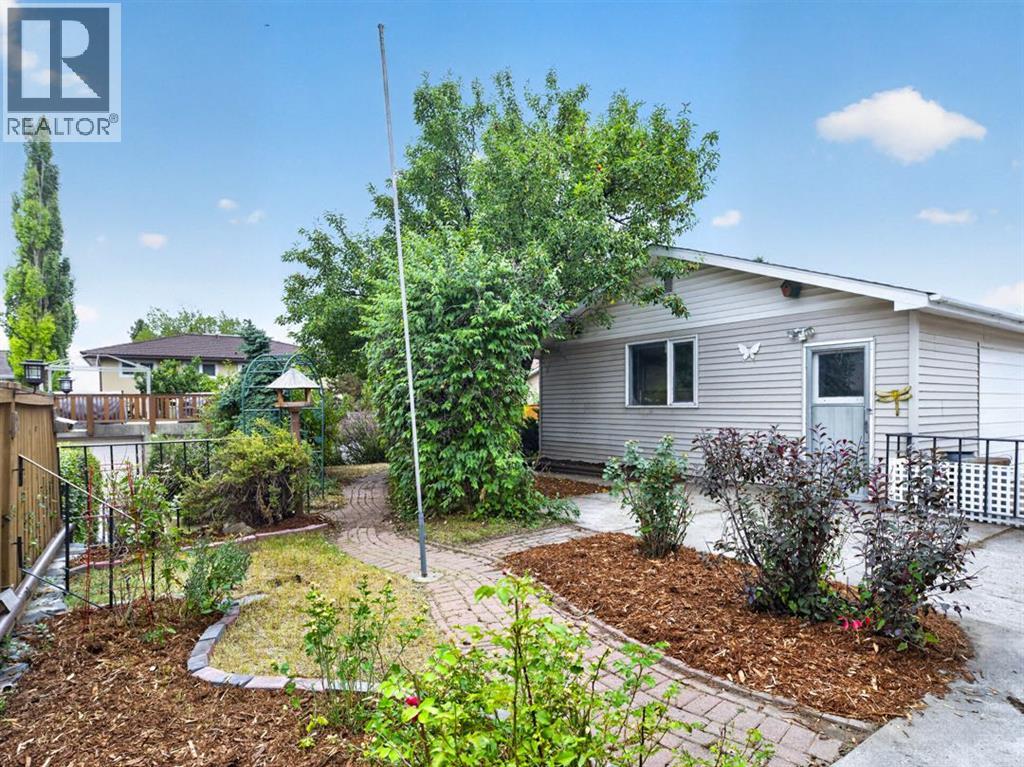 1219 Hunterquay Hill Nw Property Photo 45
