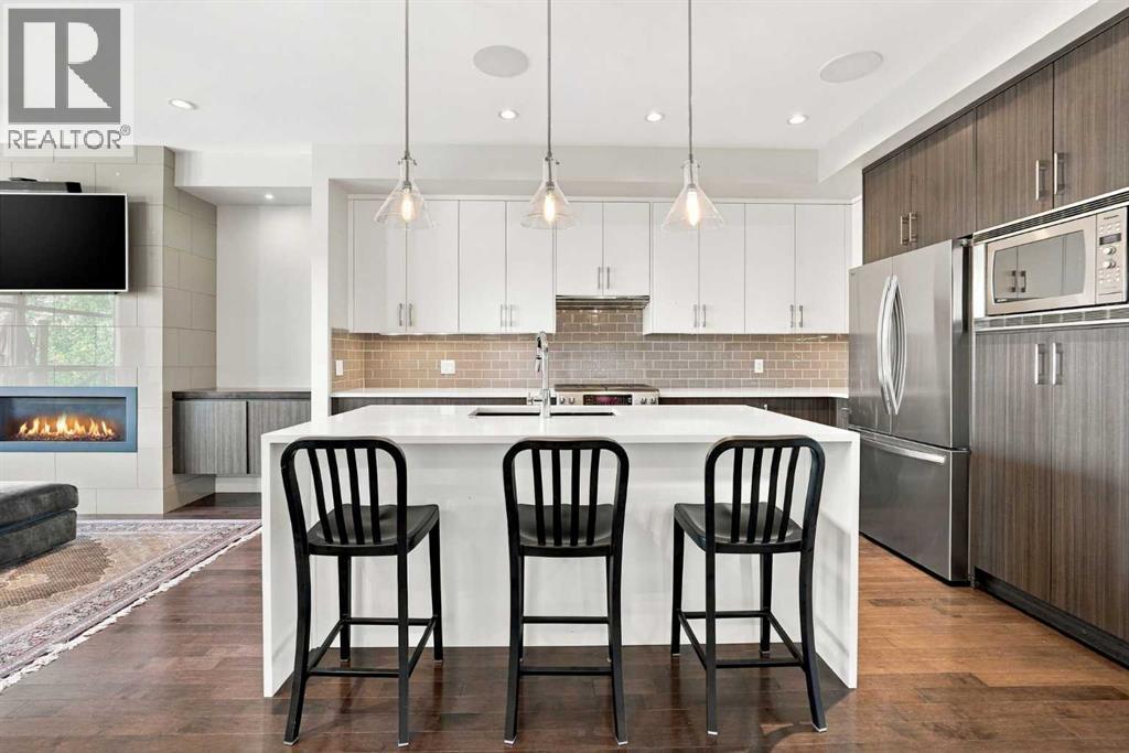 2208 32 Street Sw Property Photo 4