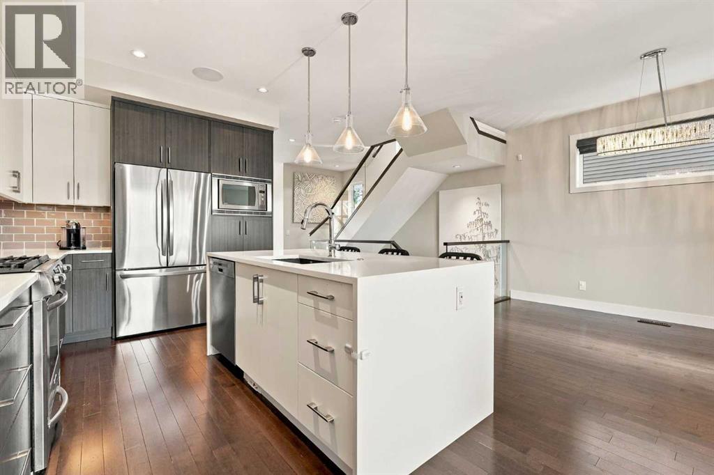 2208 32 Street Sw Property Photo 8