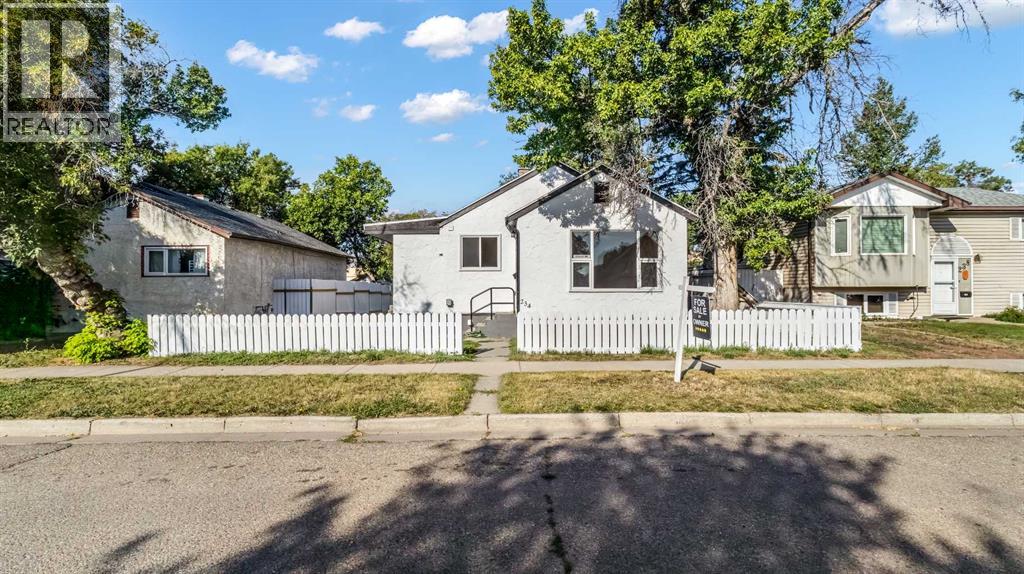 234 14 Street N Property Photo 5