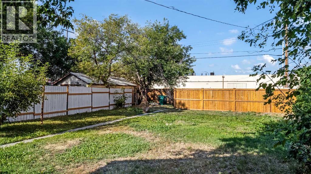 234 14 Street N Property Photo 7