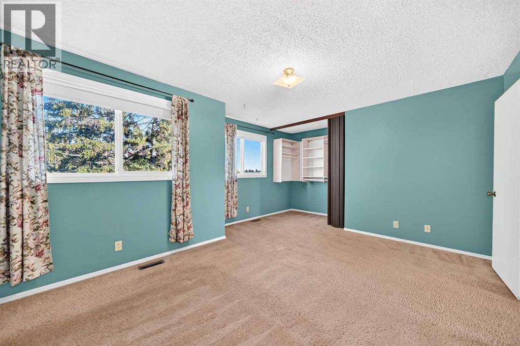 4940 39 Avenue Southwest Property Photo 9