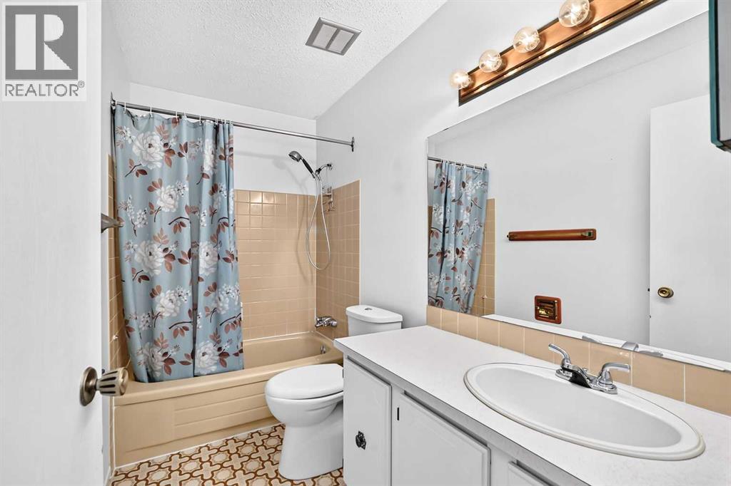 4940 39 Avenue Southwest Property Photo 10