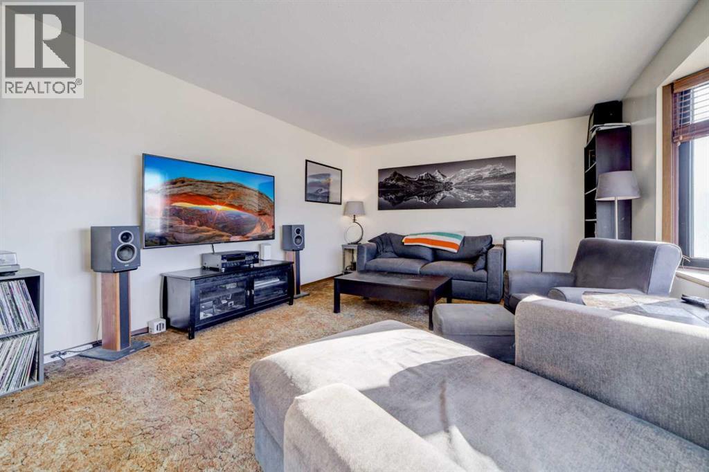 8605 19 Avenue Property Photo 5