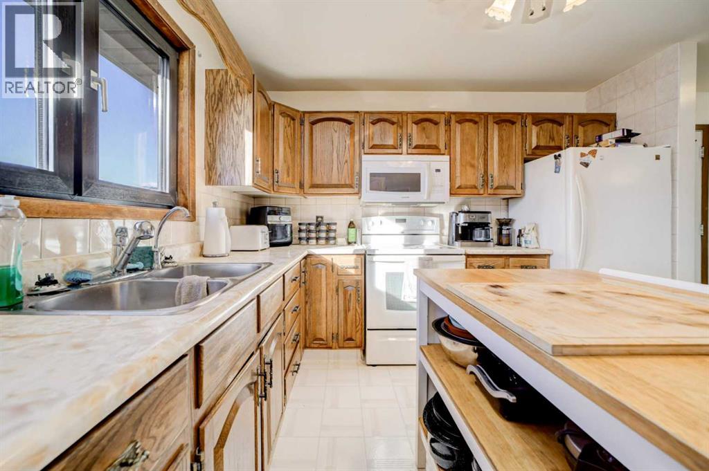 8605 19 Avenue Property Photo 12