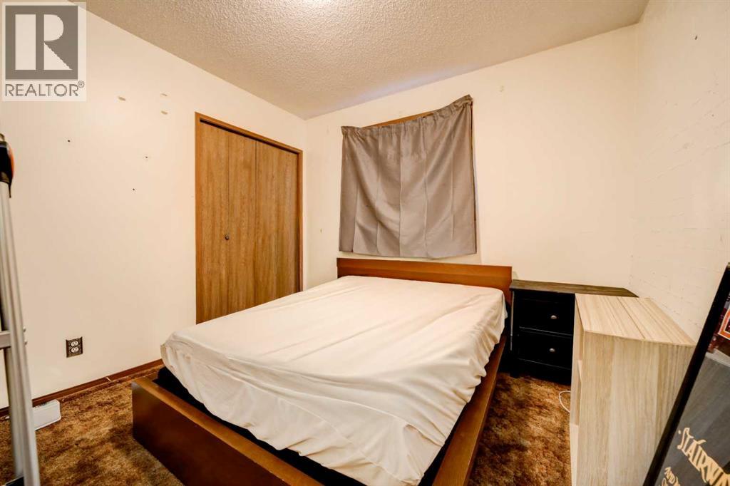 8605 19 Avenue Property Photo 18