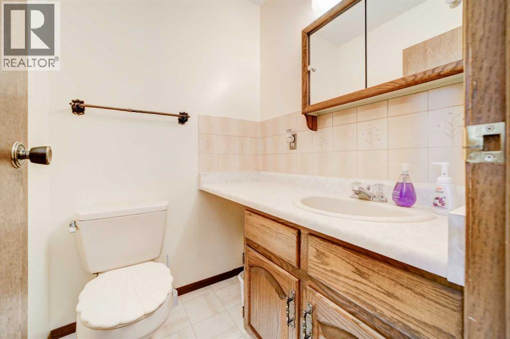 8605 19 Avenue Property Photo 20