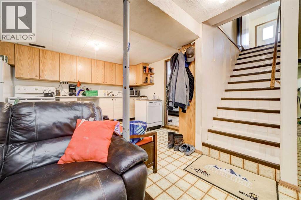 8605 19 Avenue Property Photo 23