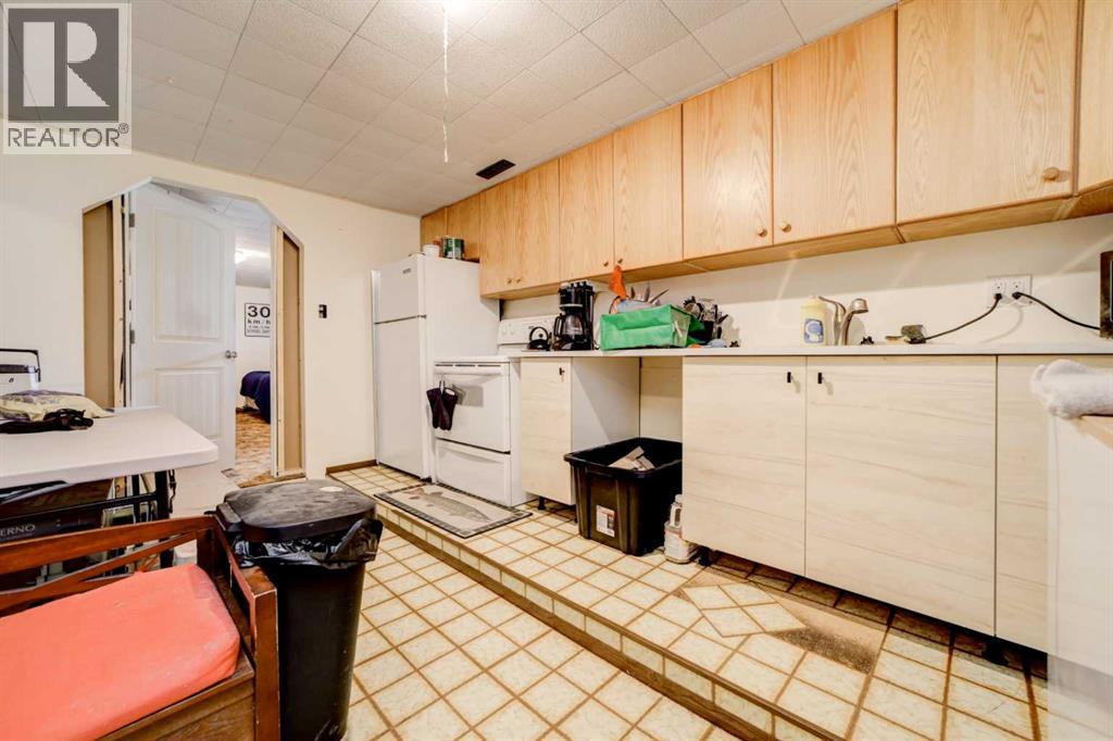 8605 19 Avenue Property Photo 24