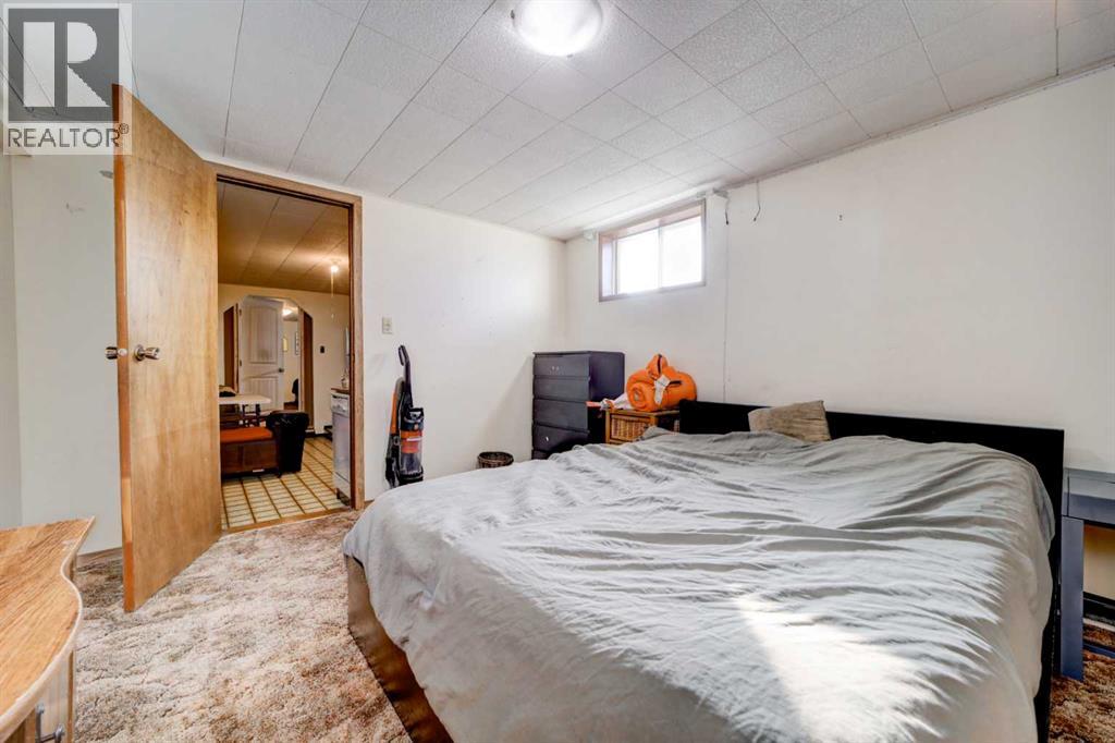 8605 19 Avenue Property Photo 26