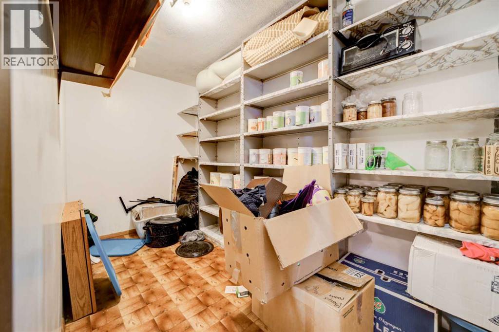 8605 19 Avenue Property Photo 31